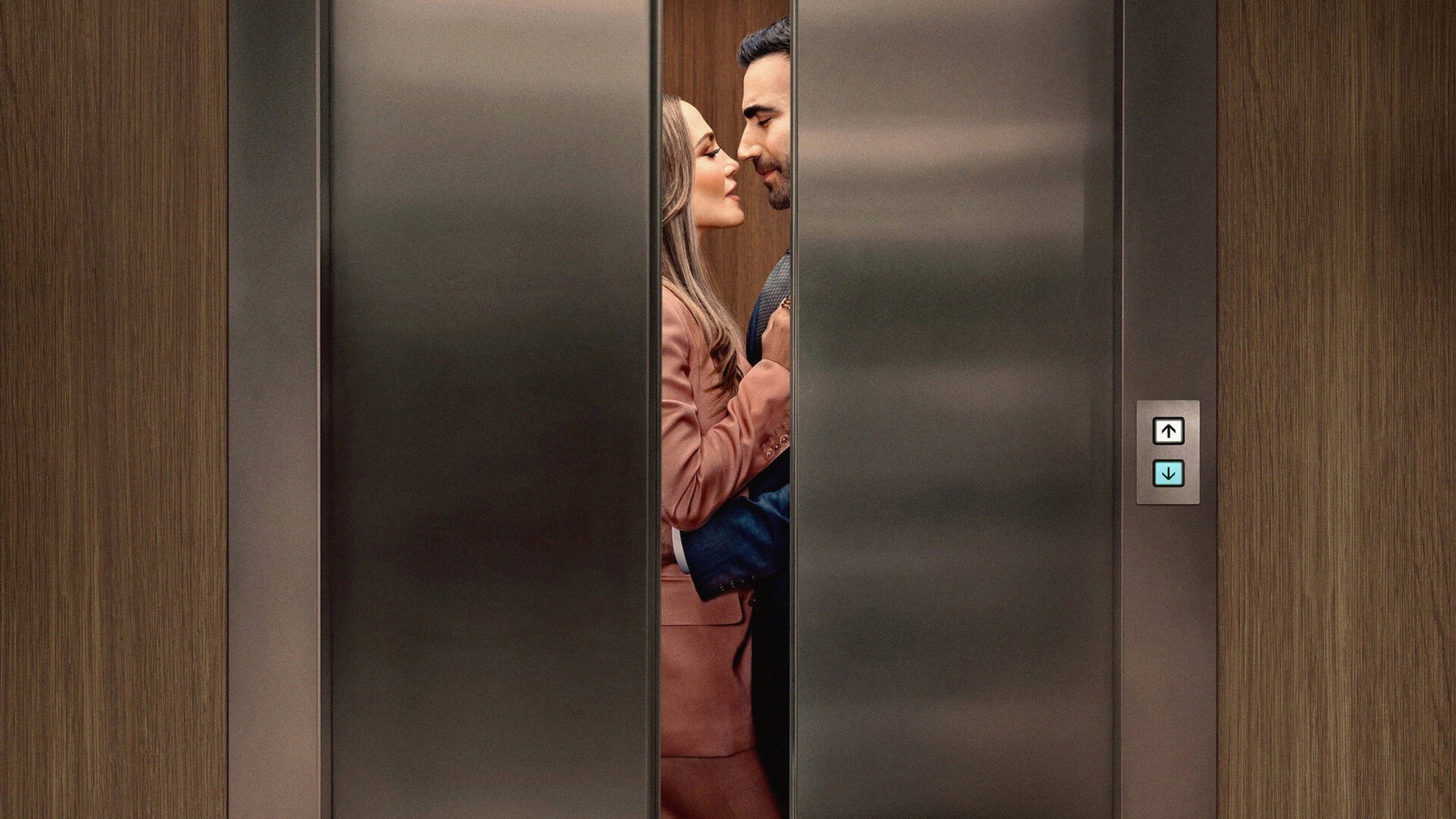 Office Romance: Jennifer Lopez reclama su corona de la comedia romántica con Brett Goldstein en Netflix