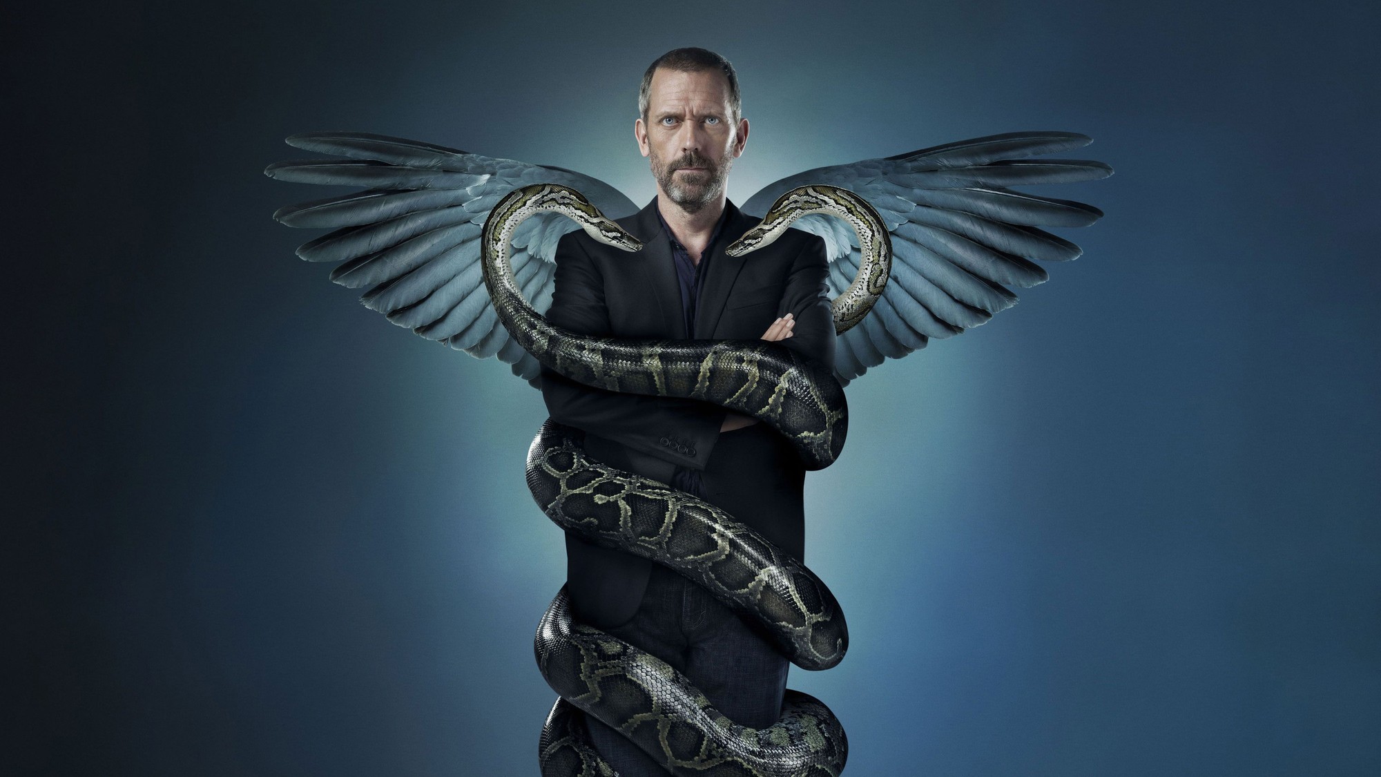 Hugh Laurie revive al Dr. House para responder a una crítica viral… y luego se disculpa: "Estaba un poco ebrio"